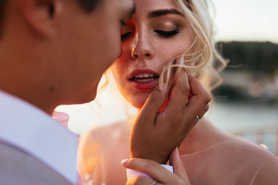 Fotógrafo de casamento Dasha Tebenikhina (tebenik). Foto de 25 de outubro 2016