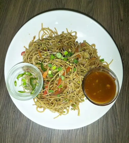 Chilli Garlic Hakka Noodles