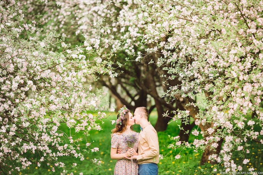 Fotografo di matrimoni Anton Kuznecov (photocafe). Foto del 27 maggio 2015