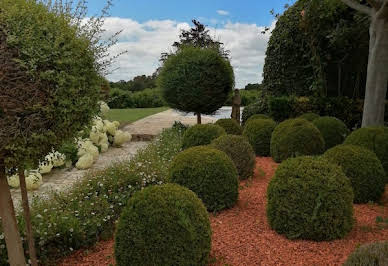 Propriété avec piscine et jardin 4