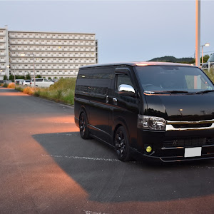 ハイエースバン TRH200V