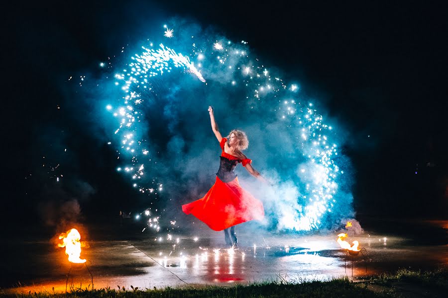 Wedding photographer Alena Shpinatova (lenchik242). Photo of 7 December 2018