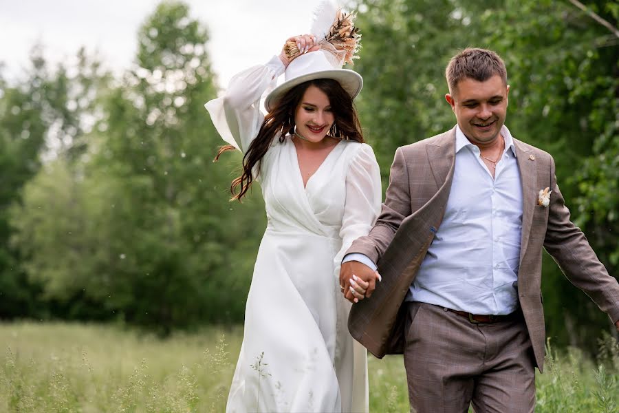 Fotógrafo de casamento Yuliya Kuzubova (yuliakuzubova). Foto de 27 de agosto 2021