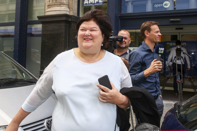 De maat is vol voor Maggie De Block en ze gaat sociale voordelen aanpakken: "Ik verwachtte een positief signaal en kreeg het niet"