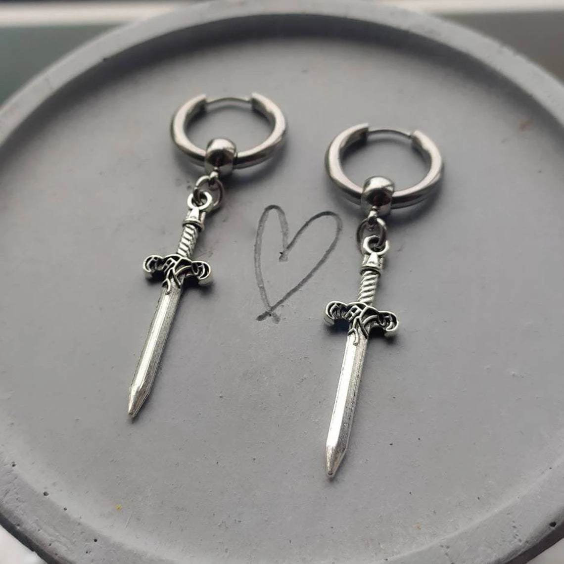 Title 2, Boucles doreilles gothiques punk pour homme. A...
