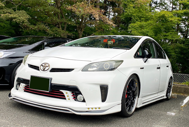 プリウスのプリウス限定MT・KNM   PRIUS  Family・AIMGAINフルコンプリート・共栄スタイル・kyoei styleに関するカスタム事例の投稿画像6枚目