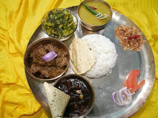 Chicken Kosha Thali [Serves 1]