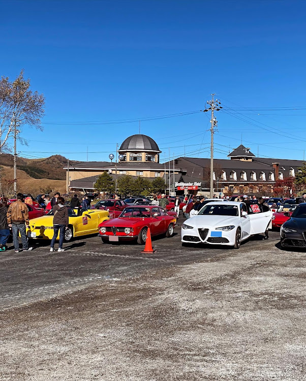 4C スパイダーのアルファロメオ・アルファロメオ4C・オフ会・紅葉ドライブ・イタリア車に関するカスタム事例の投稿画像1枚目