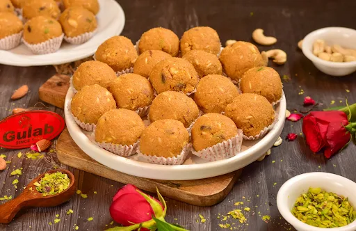 Dry Fruit Besan Laddu