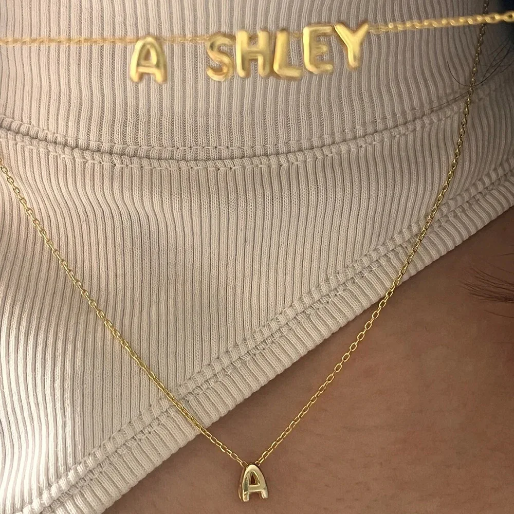 Title 3, Mode 26 Bubble Letter Ketting Goud, een geperso...