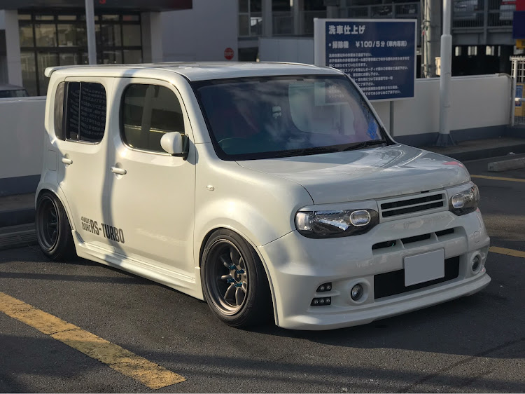 キューブの洗車・ドライブレコーダー取付に関するカスタム事例｜車のカスタム情報はCARTUNE