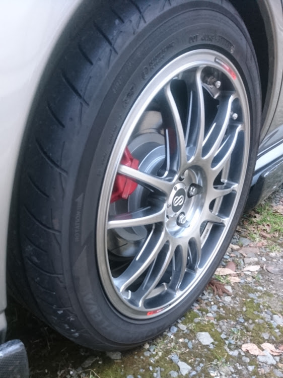 インプレッサ WRXのメンテナンス・レッドメモリー・タイヤ交換・エムズガレージに関するカスタム事例の投稿画像3枚目