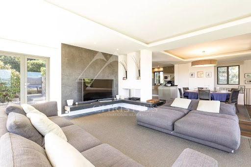 House with pool 5