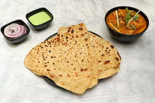 2 Plain Paratha With Chicken Curry