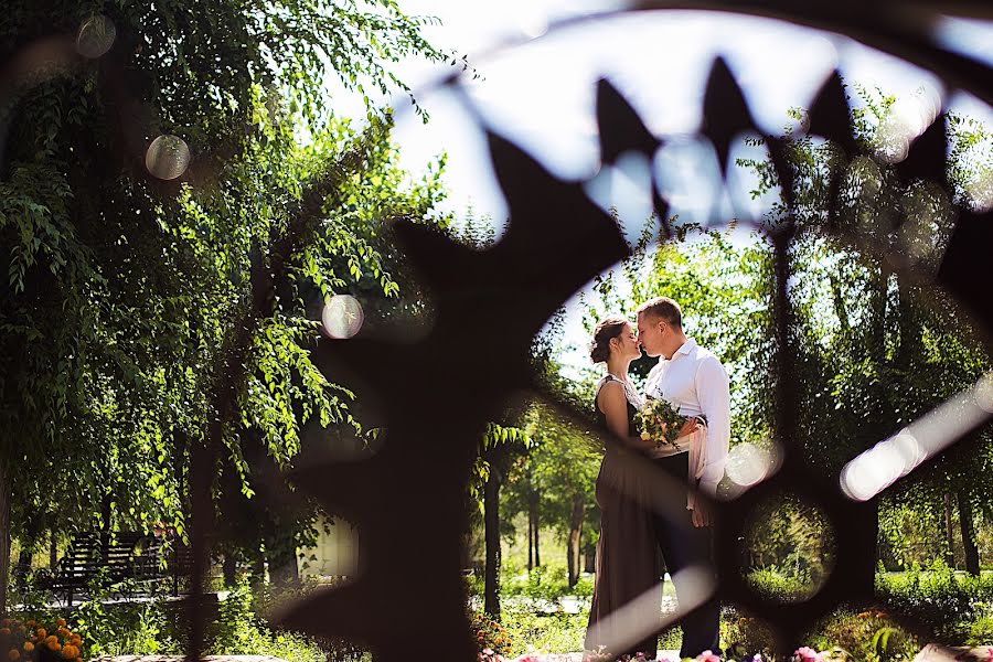 Wedding photographer Lena Bulycheva (bela). Photo of 11 January 2016