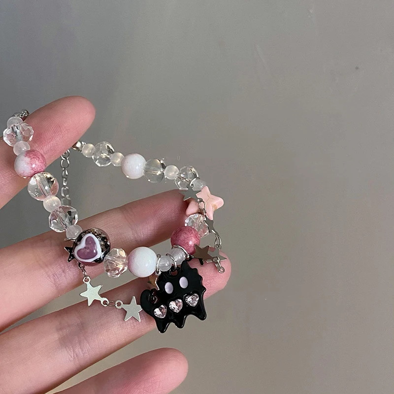 Bracelet chat glacé et coloré, tellement amusant. Un accessoire plein de fantaisie pour égayer votre poignet et afficher votre amour pour les chats.