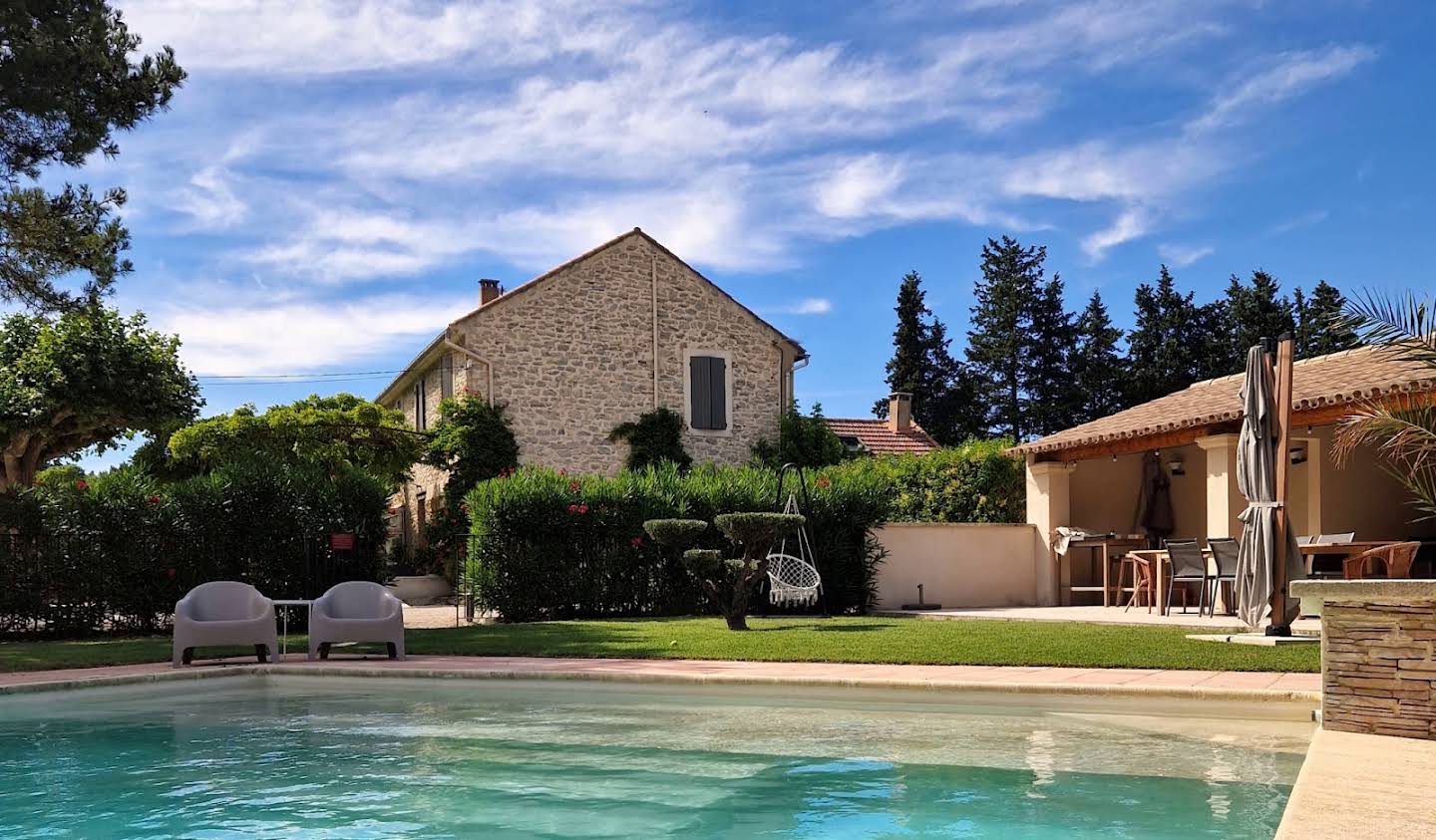 Property with pool L'Isle-sur-la-Sorgue