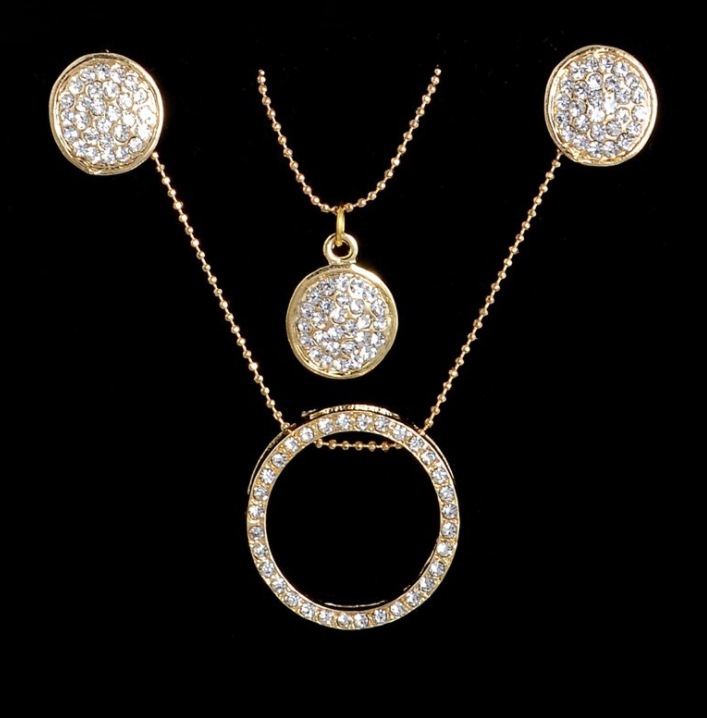 Zlatni set nakita za žene Elegancija i sjaj za vas Savršen poklon za nju Sofisticirani dizajn i visok kvalitet Dragoceni nakit za svaku priliku