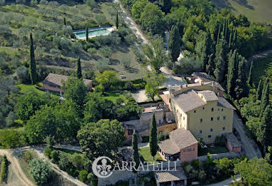 Villa with pool and garden 4