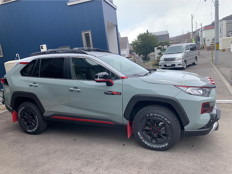 RAV4の迷った・今は緊縮財政に関するカスタム事例の投稿画像3枚目