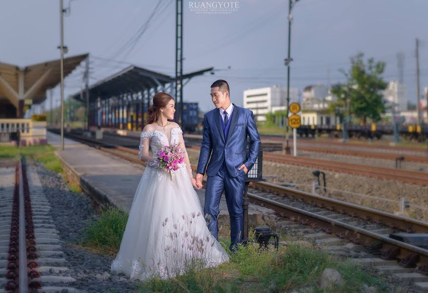 Fotógrafo de casamento Ruangyote Suwapong (ruangyotephoto). Foto de 7 de setembro 2020