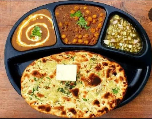 Onion Chur-Chur Naan Thali