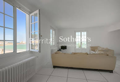 Seaside apartment with terrace 2