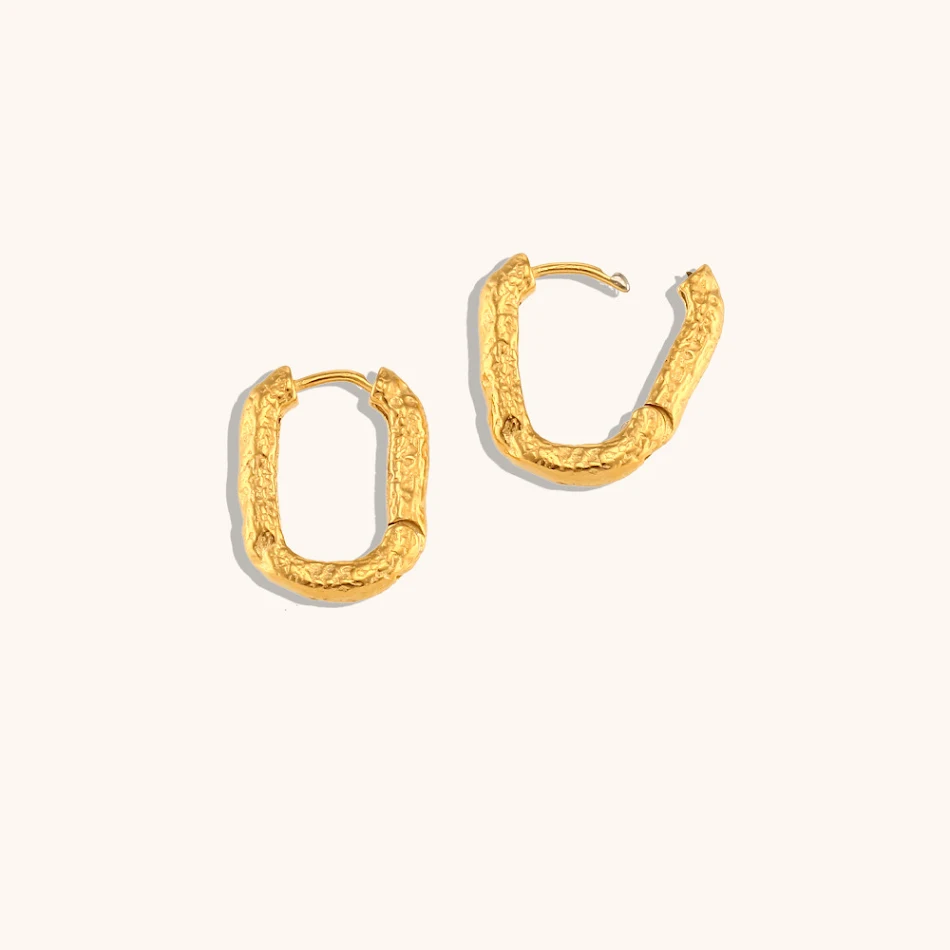 Distressed Irregular Lines Rechthoekige Oorclip, een opvallend accessoire dat je stijl een edgy uitstraling geeft en je outfit compleet maakt.