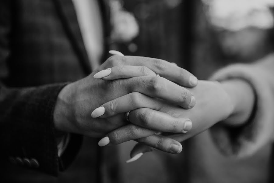 Wedding photographer Elena Kuzmina (lenakuzmina). Photo of 3 December 2019