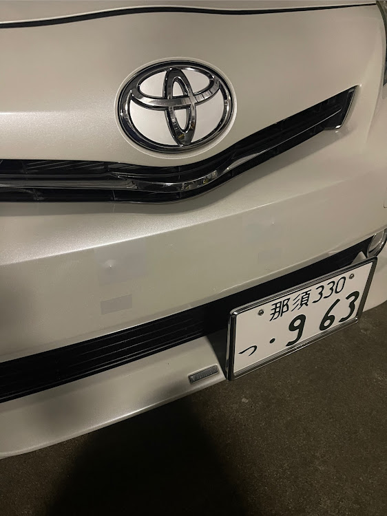 プリウスαの大学生の冬休み・明日も車イジり・ナンバー移設・突貫工事・仕上がりはカオスに関するカスタム事例の投稿画像4枚目
