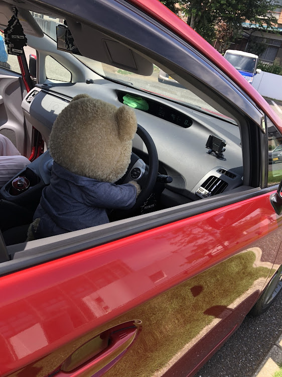 プリウスのドライブ・車高調整・ヘッドライト交換・ホイール交換に関するカスタム事例の投稿画像2枚目