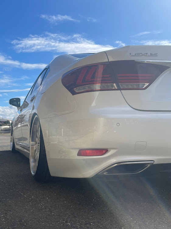 LSのLS460・高知・VIPな奴ら・ファミリーカー・何気にレクサスエンブレムに関するカスタム事例の投稿画像2枚目