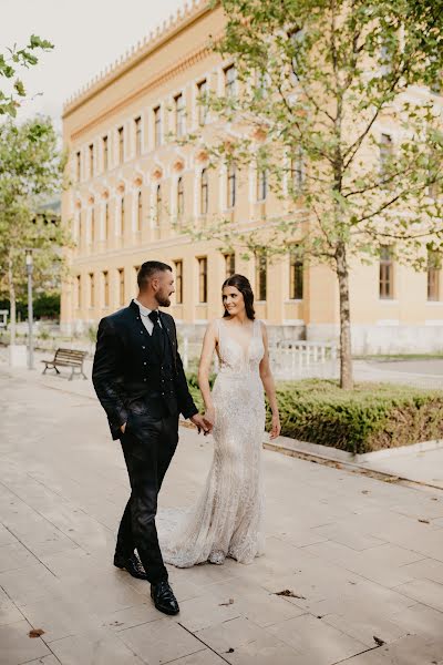 Fotógrafo de casamento Elmir Ibrisevic (goldenweddings1). Foto de 14 de fevereiro 2022