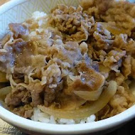 すき家SUKIYA日本平價牛丼