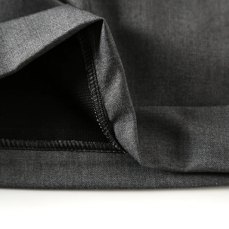 Title 13, Shorts con design retrò e catena laterale, perf...