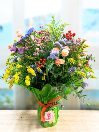 Jarrones con flores para regalar y decorar a domicilio