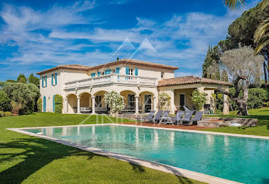 Villa with pool 12