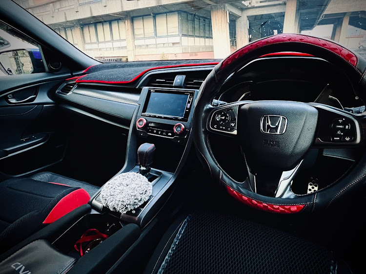シビック(欧州HB)のFK7・秋雨前線・内装紹介・キーカバーはめた・寒くなってきたので体調気をつけてに関するカスタム事例の投稿画像2枚目
