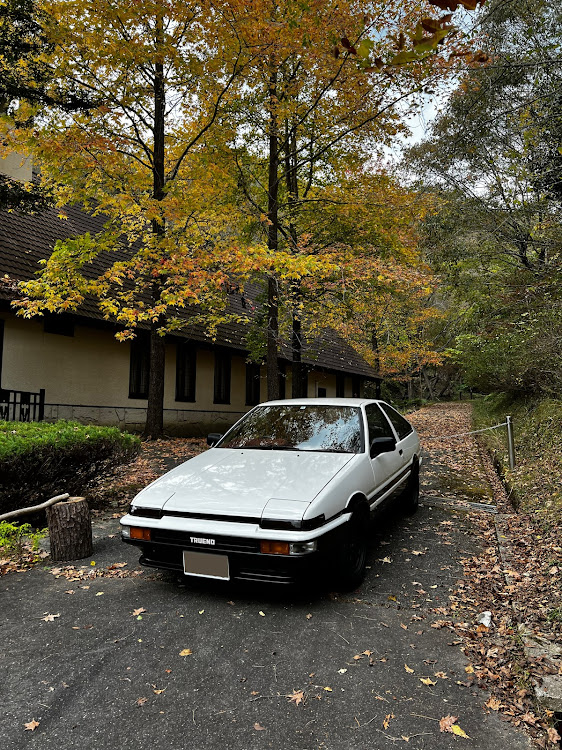 スプリンタートレノのハチロク　AE86・紅葉ドライブ・ドライブ・旧車に関するカスタム事例の投稿画像1枚目