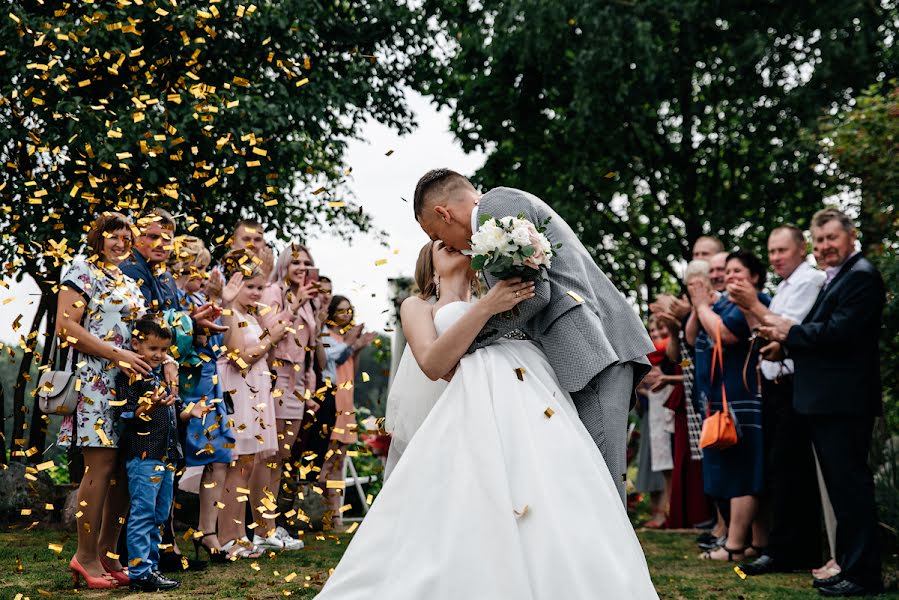 結婚式の写真家Denis Leschik (denisleshchyk)。2019 8月1日の写真