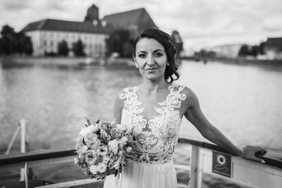 Wedding photographer Paweł Uchorczak (fanimomentu). Photo of 23 October 2017