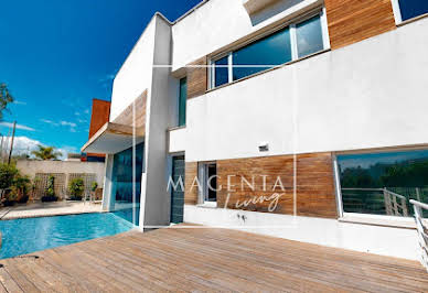 Villa with pool 4