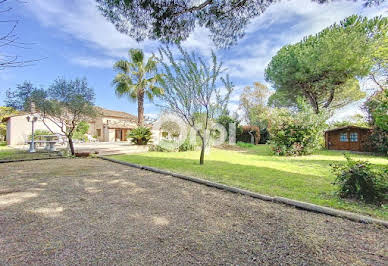 House with pool and terrace 3