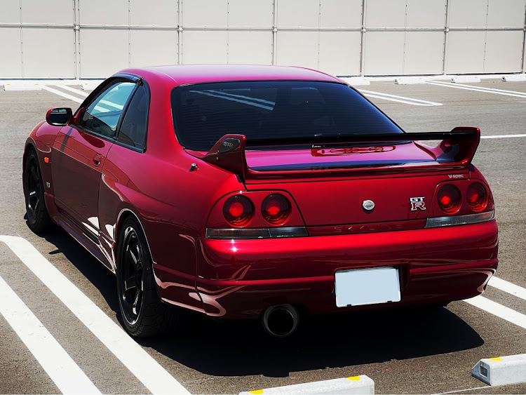 スカイライン GT-Rのチューンドカー・紅い車・ピカピカ・街乗りに関するカスタム事例の投稿画像1枚目