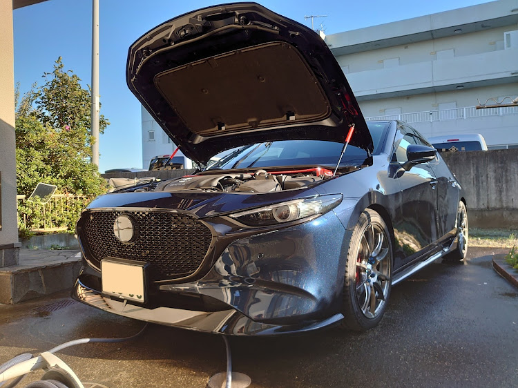 MAZDA3のディープクリスタルブルーマイカ・MAZDA3・マツダ3・洗車に関するカスタム事例の投稿画像1枚目