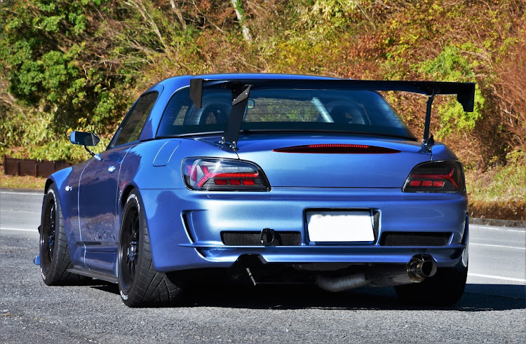 S2000のマフラー出口を見てみたいに関するカスタム事例の投稿画像2枚目
