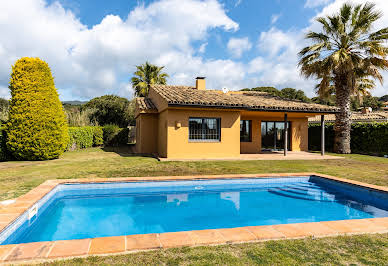 Maison avec jardin et terrasse 2