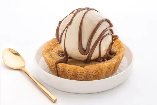 Nutella Skillet Cookie Ice Cream Sundae