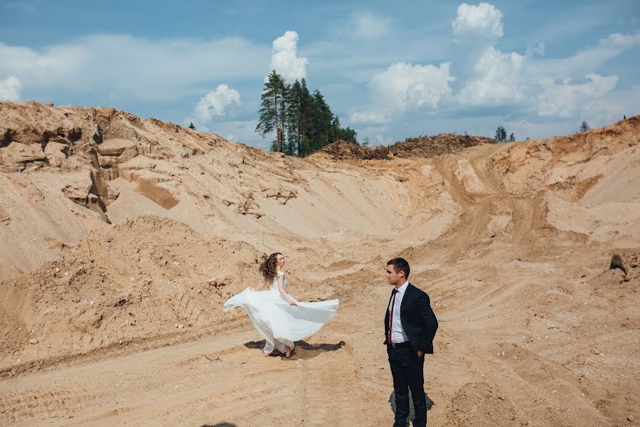 Wedding photographer Kseniya Ulyanova (ksyuhanichka35). Photo of 15 June 2019