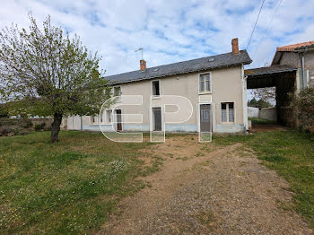 maison à Saint-Jean-de-Sauves (86)